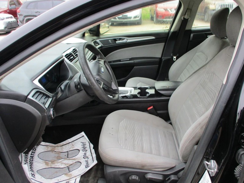 Ford Fusion Vehicle Image 06