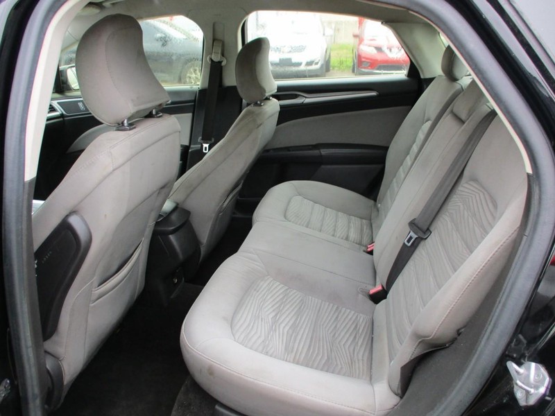 Ford Fusion Vehicle Image 07