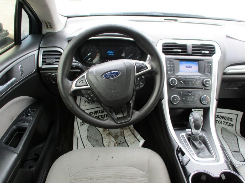 Ford Fusion Vehicle Image 08