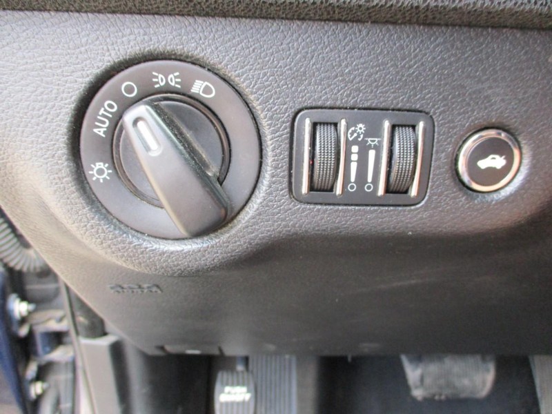 Dodge Charger Vehicle Image 18