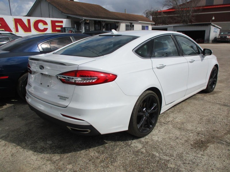 Ford Fusion Vehicle Image 04