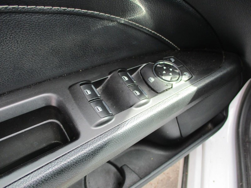 Ford Fusion Vehicle Image 06