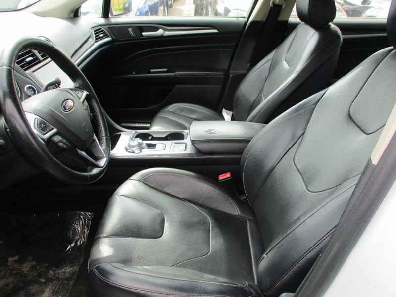 Ford Fusion Vehicle Image 10