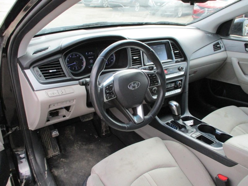 Hyundai Sonata Vehicle Image 06