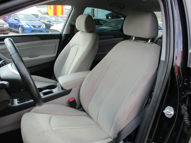 Hyundai Sonata Vehicle Image 08