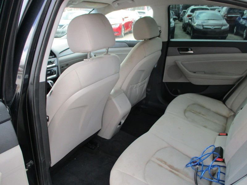 Hyundai Sonata Vehicle Image 09