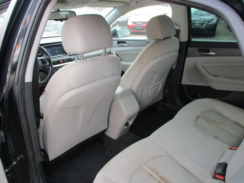 Hyundai Sonata Vehicle Image 11