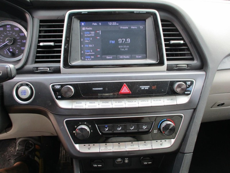 Hyundai Sonata Vehicle Image 13