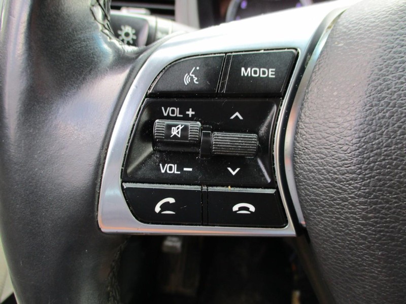 Hyundai Sonata Vehicle Image 16