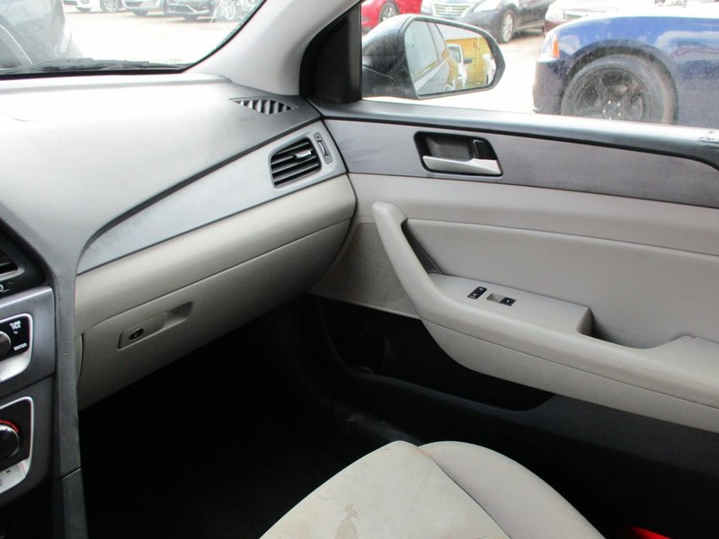Hyundai Sonata Vehicle Image 19