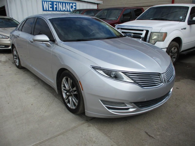 Lincoln MKZ Vehicle Image 02