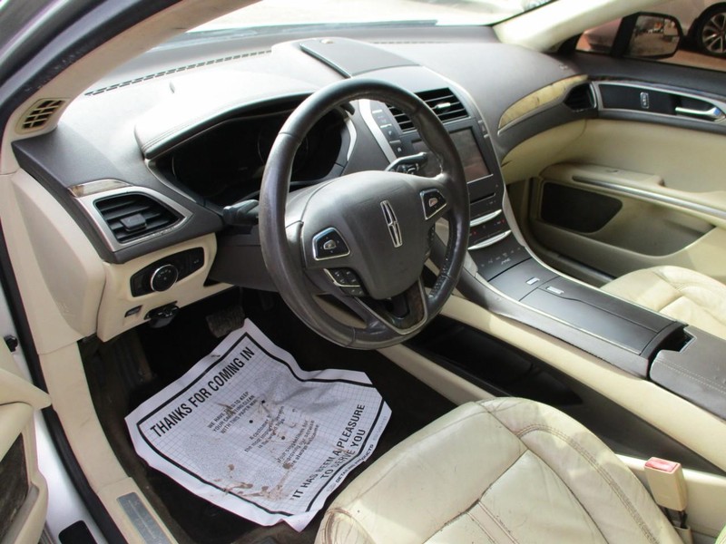 Lincoln MKZ Vehicle Image 05