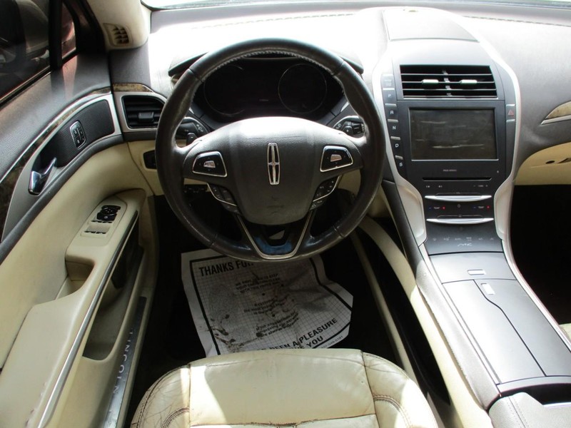 Lincoln MKZ Vehicle Image 10