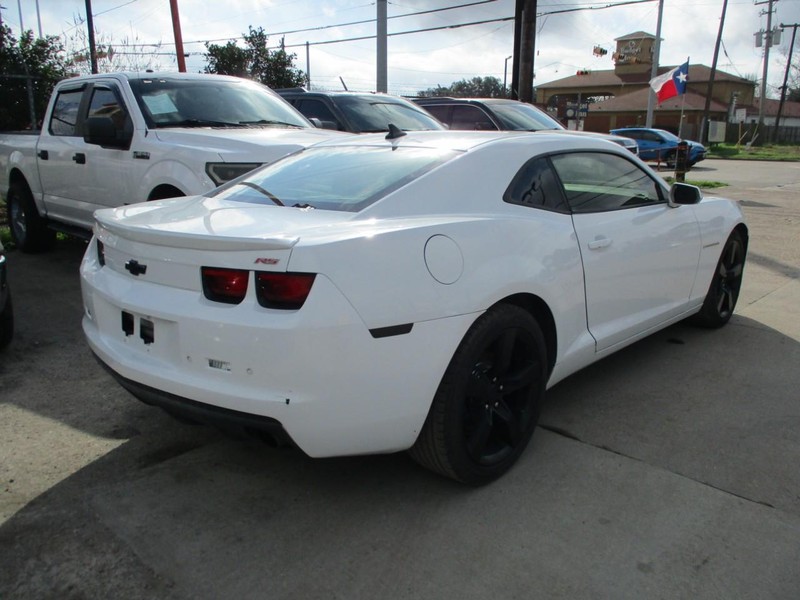 Chevrolet Camaro Vehicle Image 05