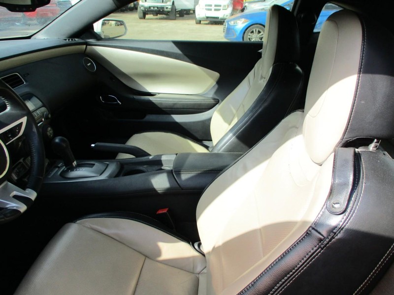 Chevrolet Camaro Vehicle Image 08