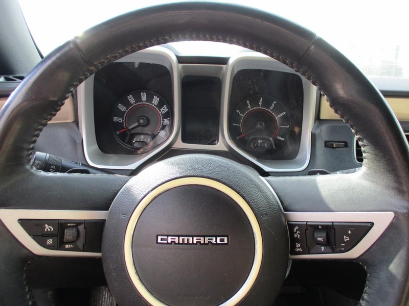 Chevrolet Camaro Vehicle Image 11
