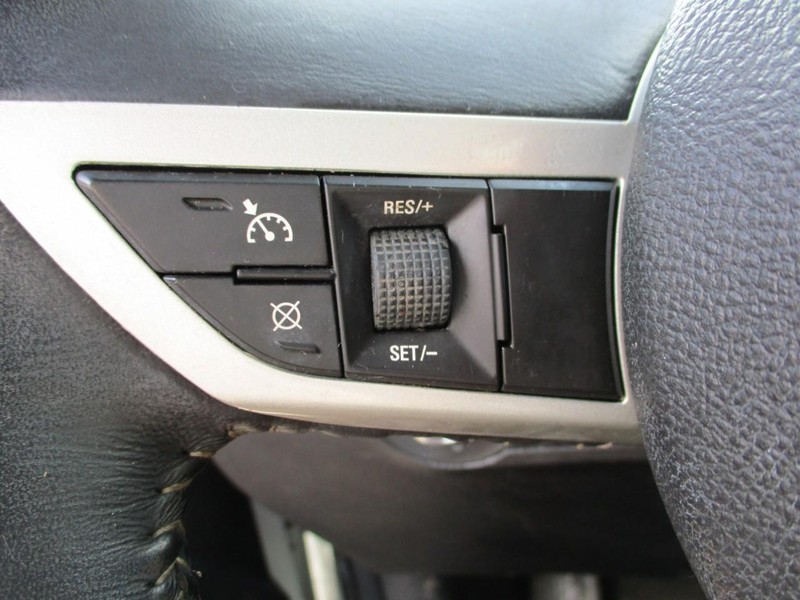 Chevrolet Camaro Vehicle Image 12