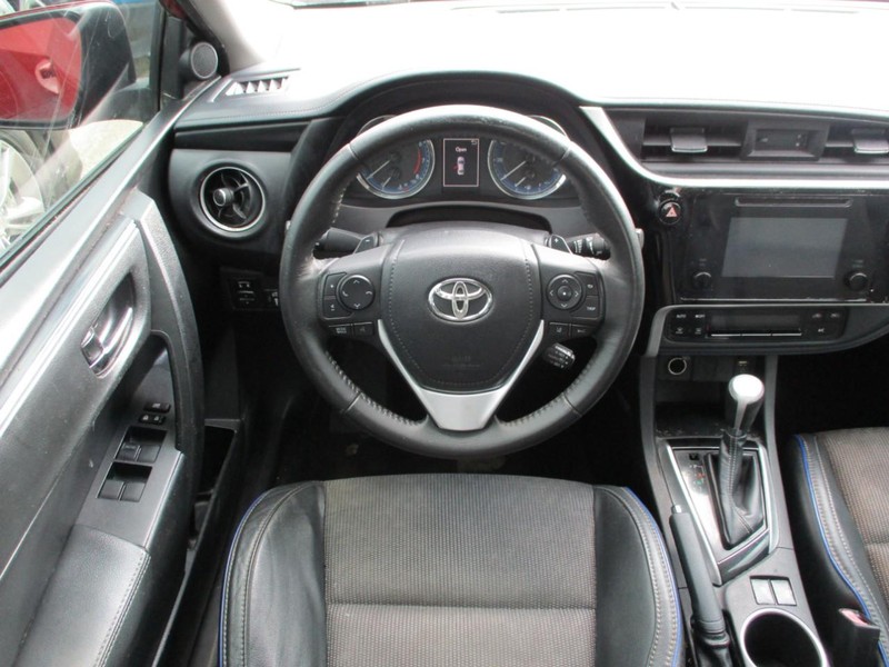 Toyota Corolla Vehicle Image 10