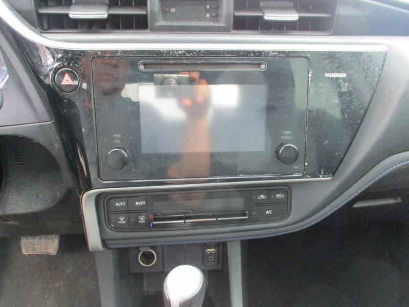 Toyota Corolla Vehicle Image 11