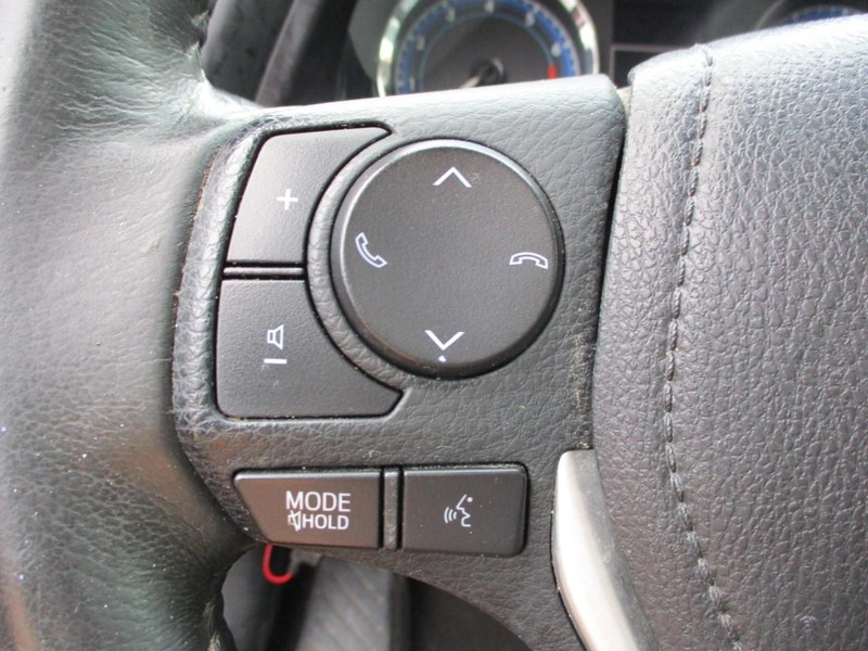 Toyota Corolla Vehicle Image 14
