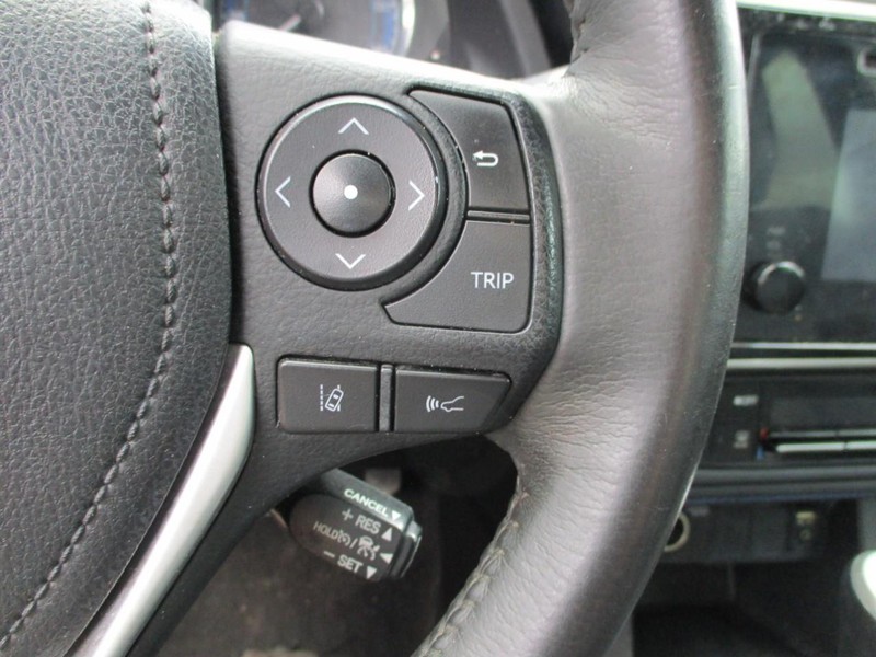 Toyota Corolla Vehicle Image 15