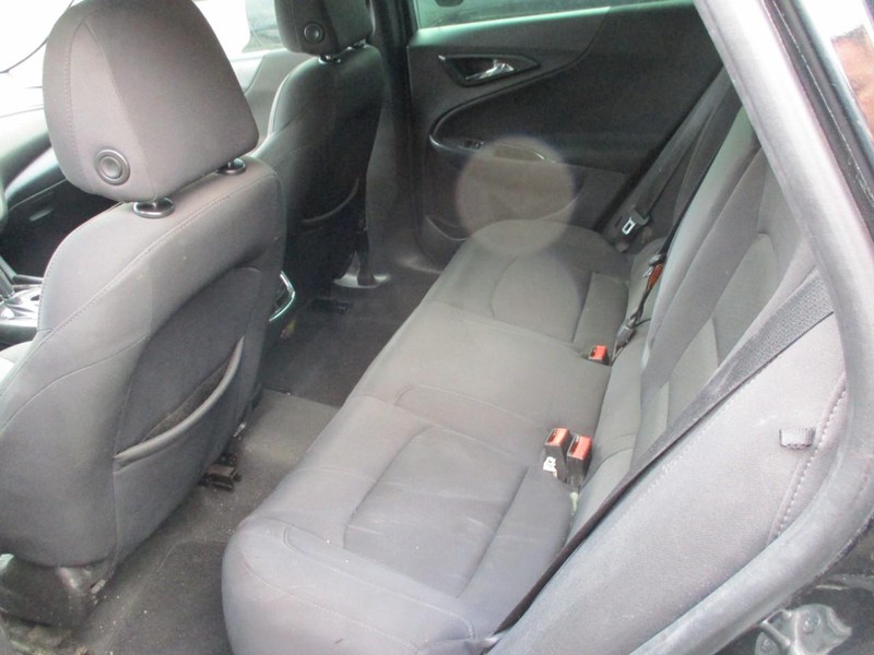 Chevrolet Malibu Vehicle Image 09