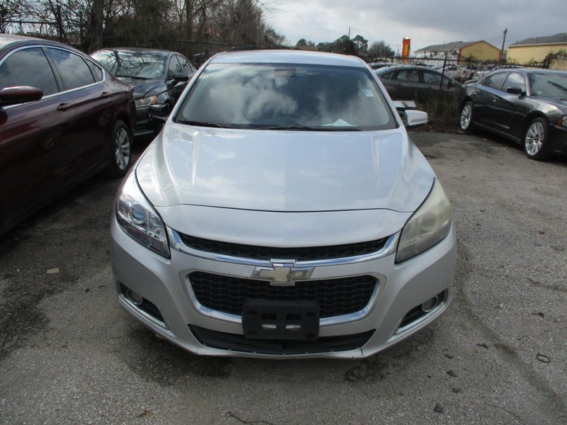 Chevrolet Malibu Vehicle Image 02