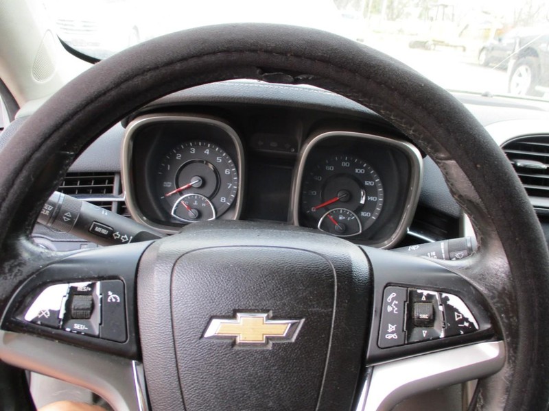 Chevrolet Malibu Vehicle Image 09