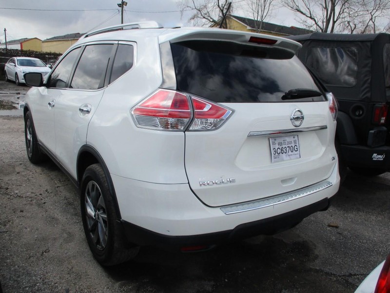 Nissan Rogue Vehicle Image 04
