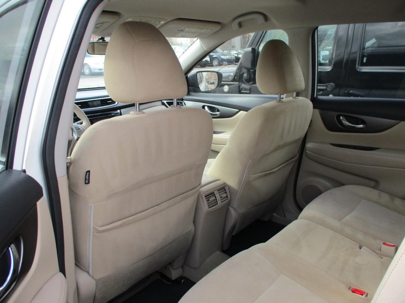 Nissan Rogue Vehicle Image 08