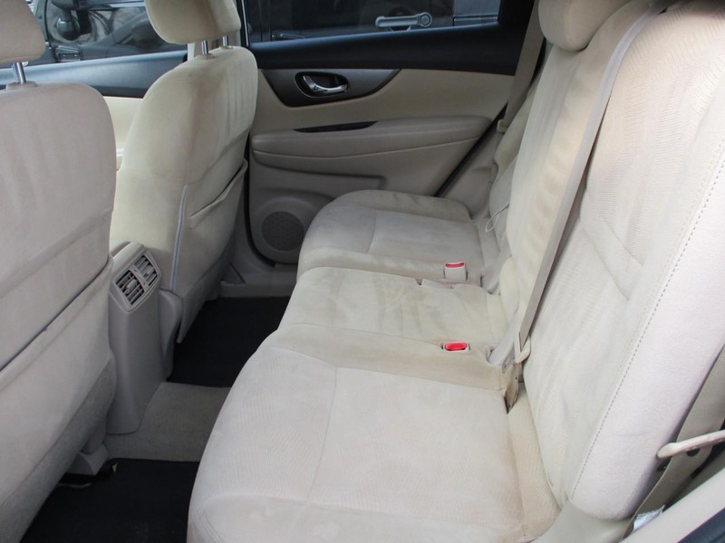 Nissan Rogue Vehicle Image 09