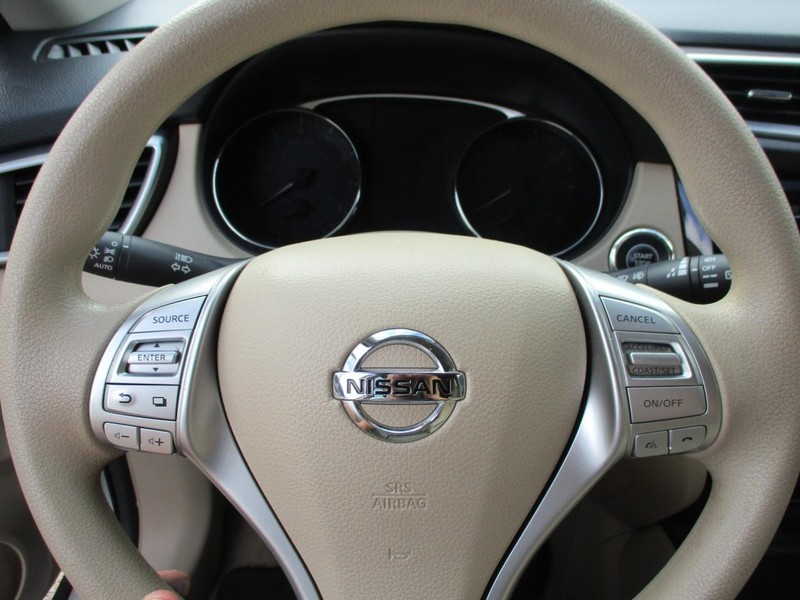 Nissan Rogue Vehicle Image 12