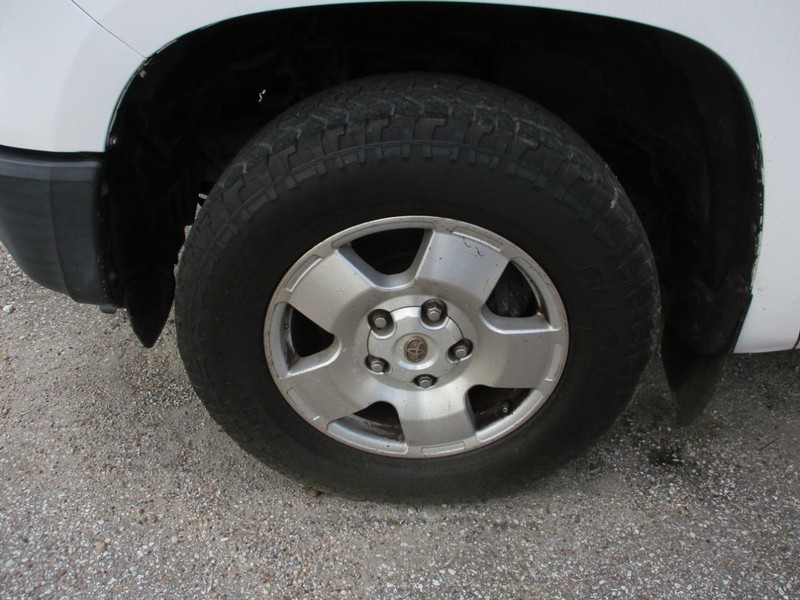 Toyota Tundra 2WD Truck Vehicle Image 09