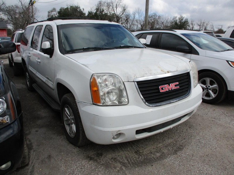 GMC Yukon XL Vehicle Image 03