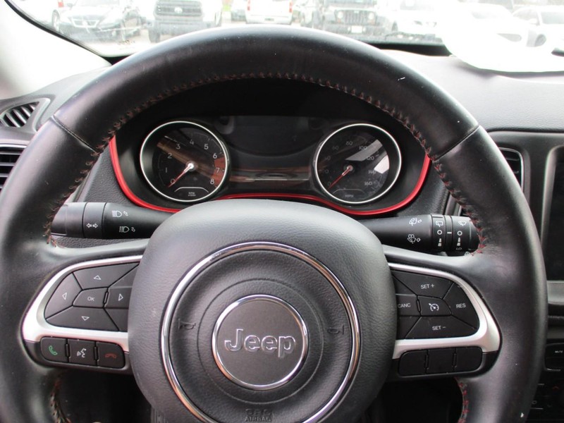 Jeep Compass Vehicle Image 10