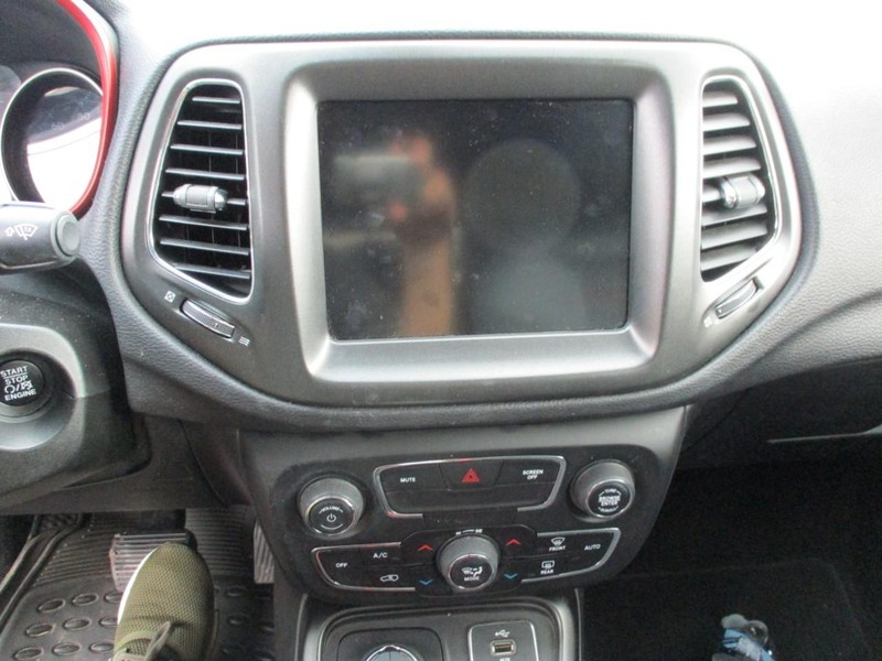 Jeep Compass Vehicle Image 11