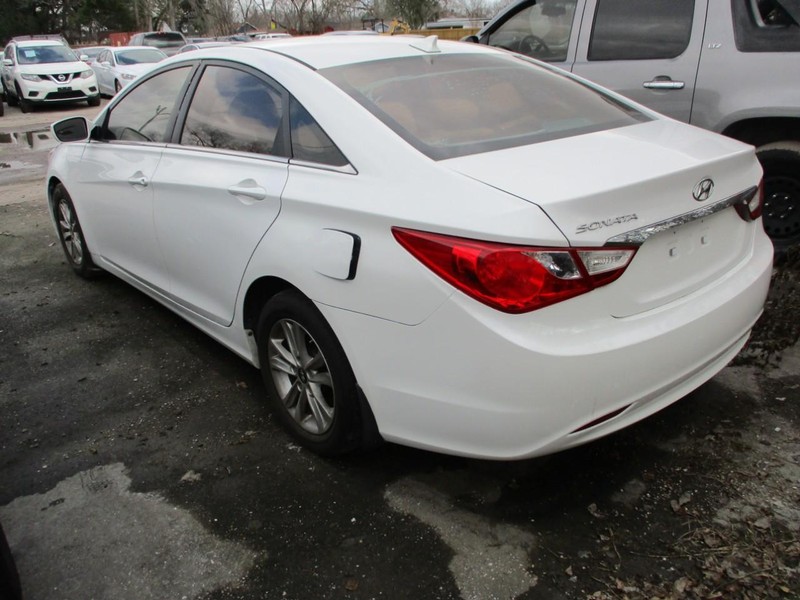 Hyundai Sonata Vehicle Image 04