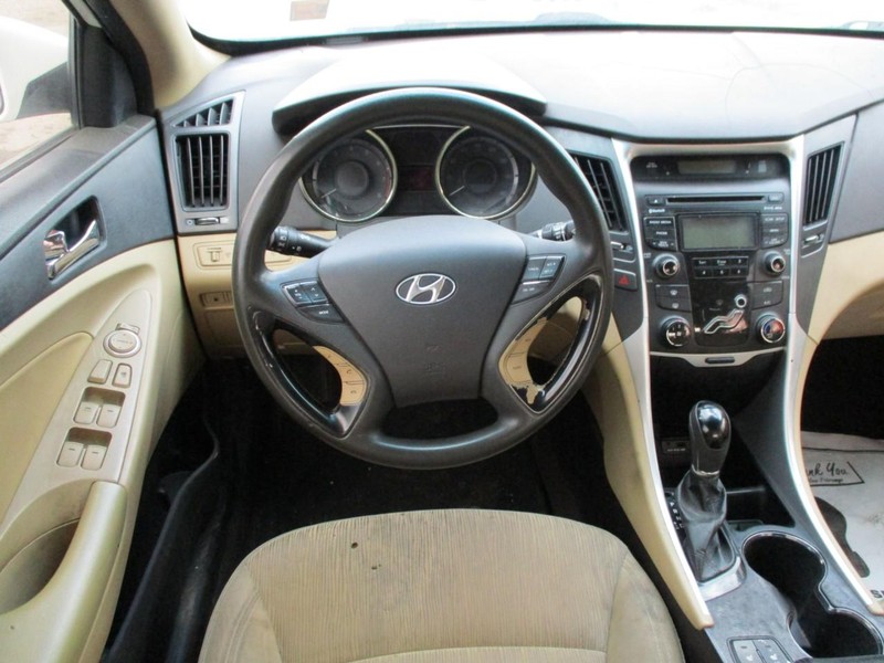Hyundai Sonata Vehicle Image 08