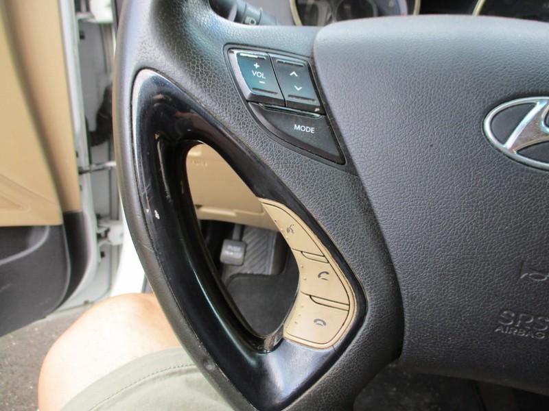 Hyundai Sonata Vehicle Image 11