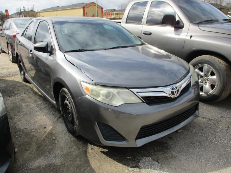 Toyota Camry Vehicle Image 03