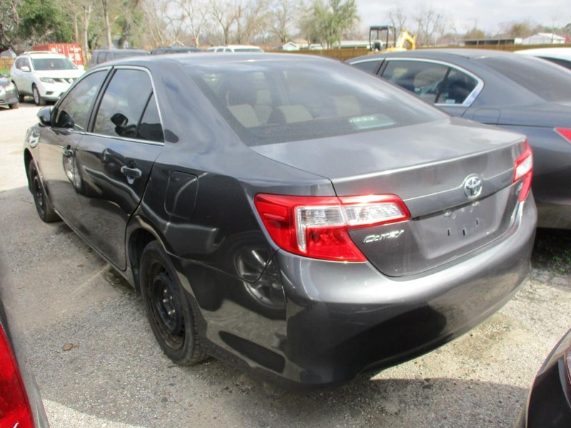 Toyota Camry Vehicle Image 05