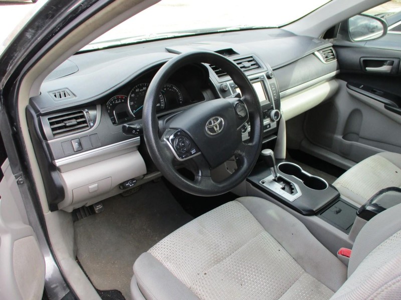 Toyota Camry Vehicle Image 06
