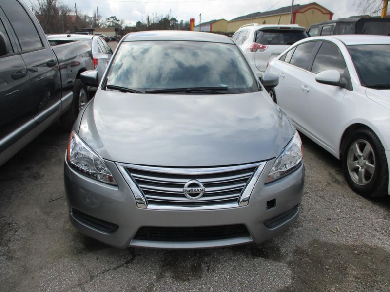 Nissan Sentra Vehicle Image 02