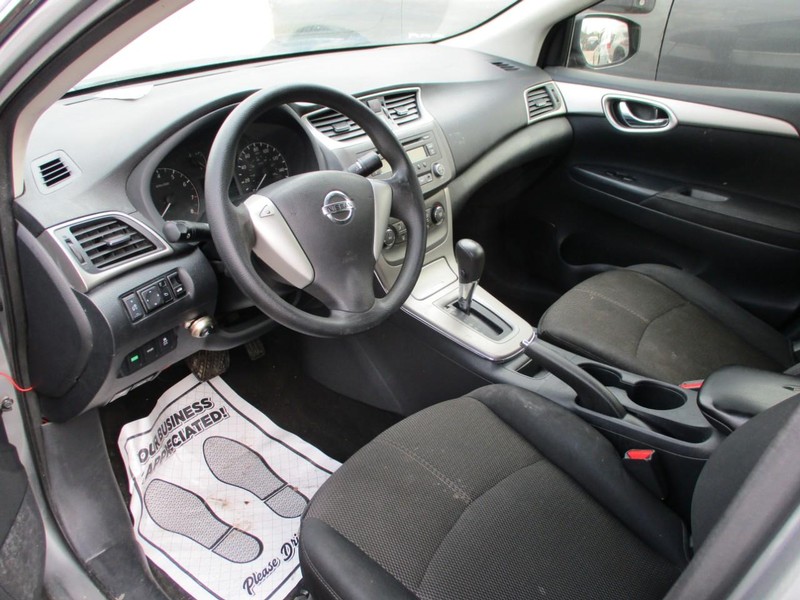 Nissan Sentra Vehicle Image 05