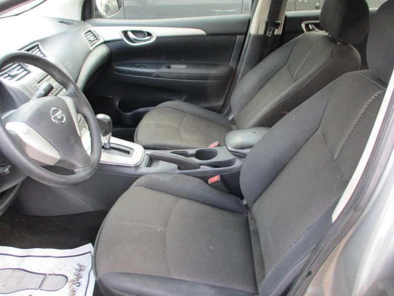 Nissan Sentra Vehicle Image 06