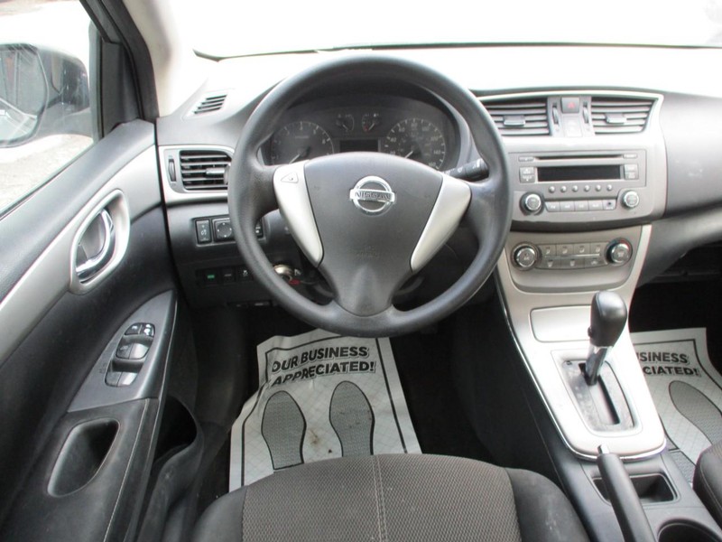 Nissan Sentra Vehicle Image 08