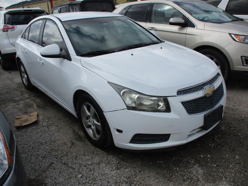Chevrolet Cruze Vehicle Image 02