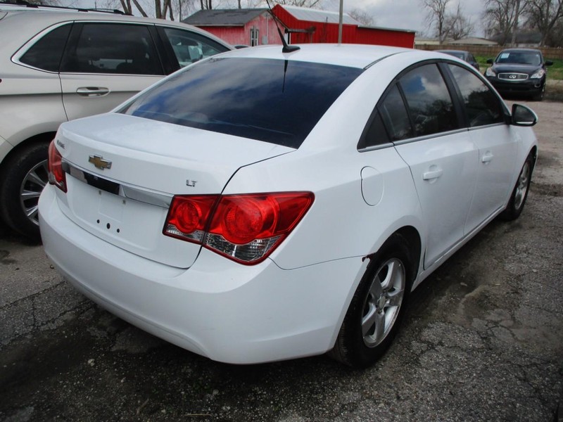 Chevrolet Cruze Vehicle Image 03