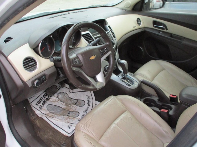 Chevrolet Cruze Vehicle Image 05