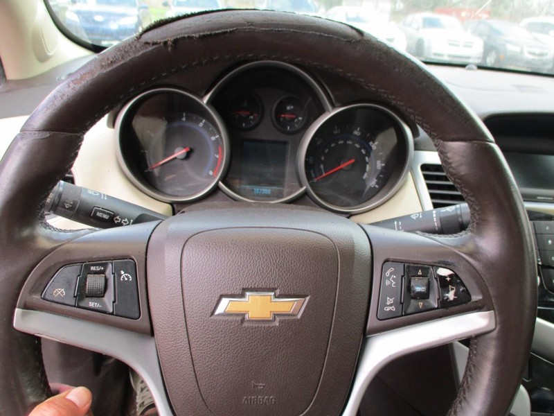 Chevrolet Cruze Vehicle Image 10